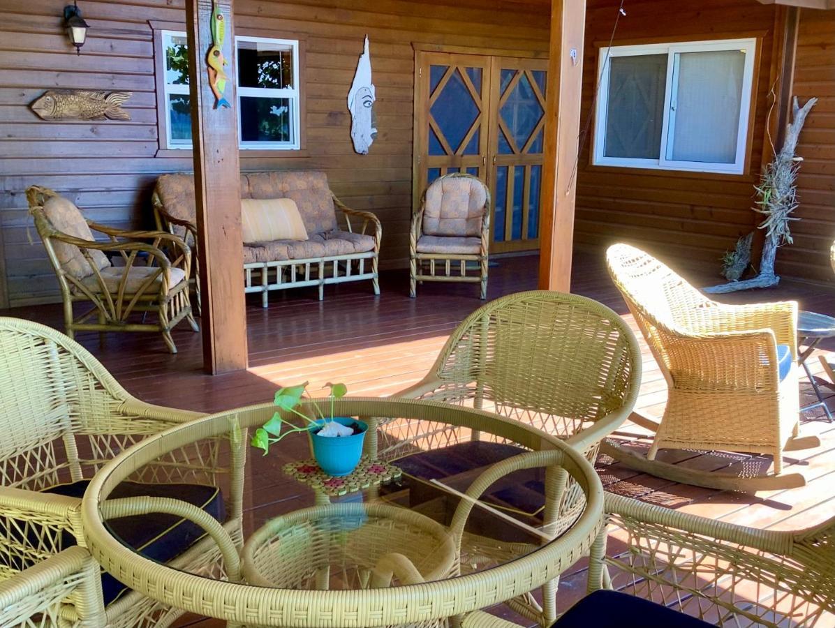 Reef Beach House - 2 Bedrooms Sandy Bay Екстериор снимка