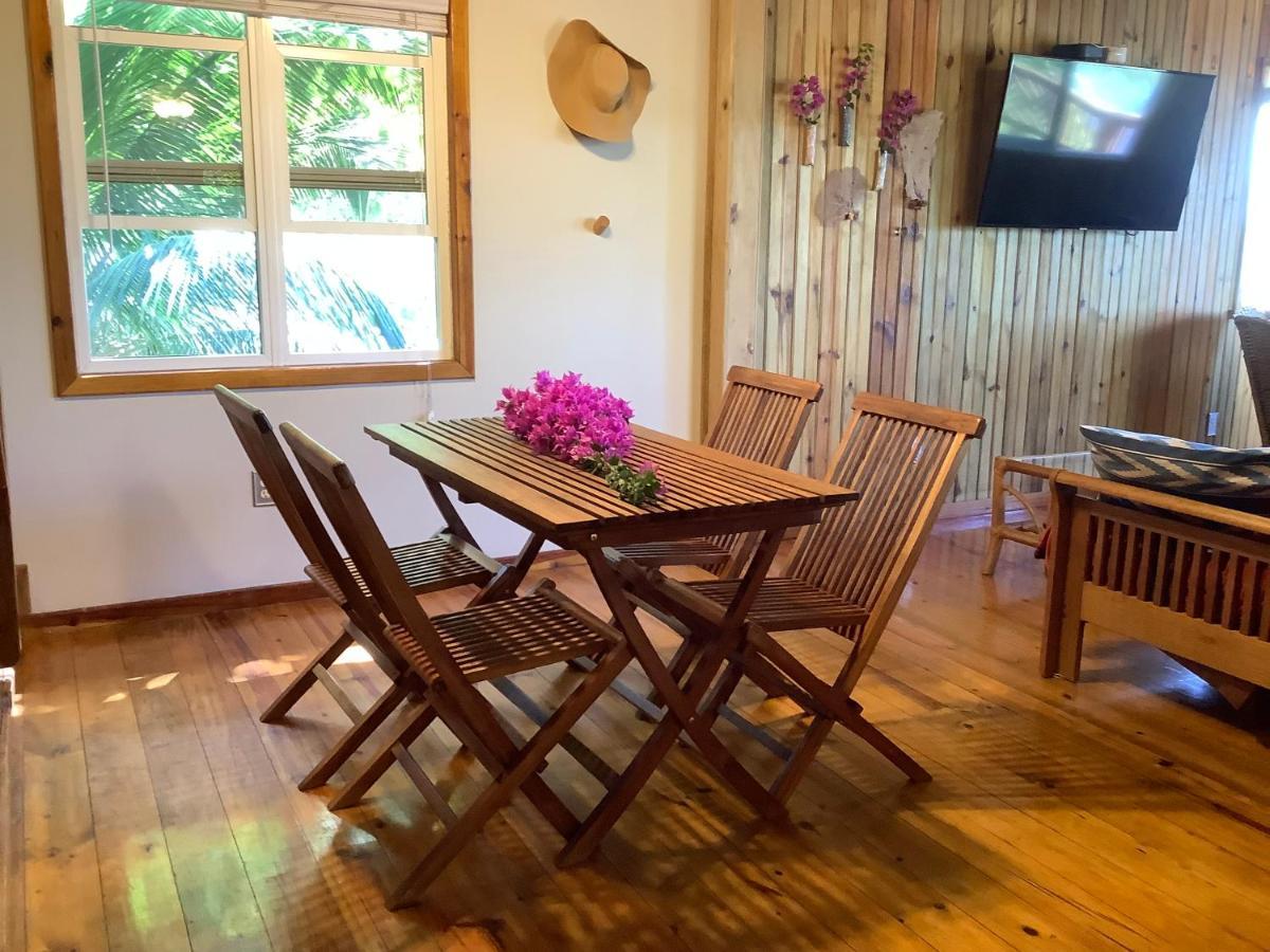 Reef Beach House - 2 Bedrooms Sandy Bay Екстериор снимка